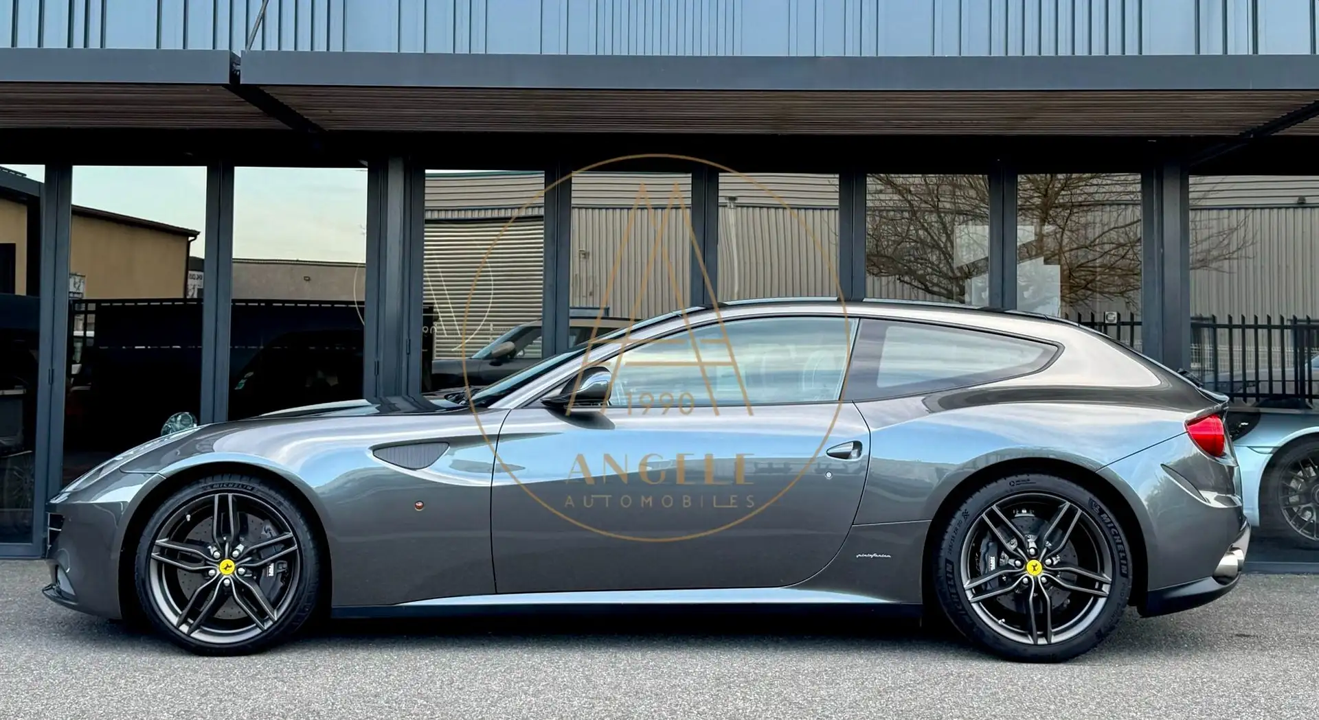 Ferrari FF FF V12 6.0 660ch Gris - 2