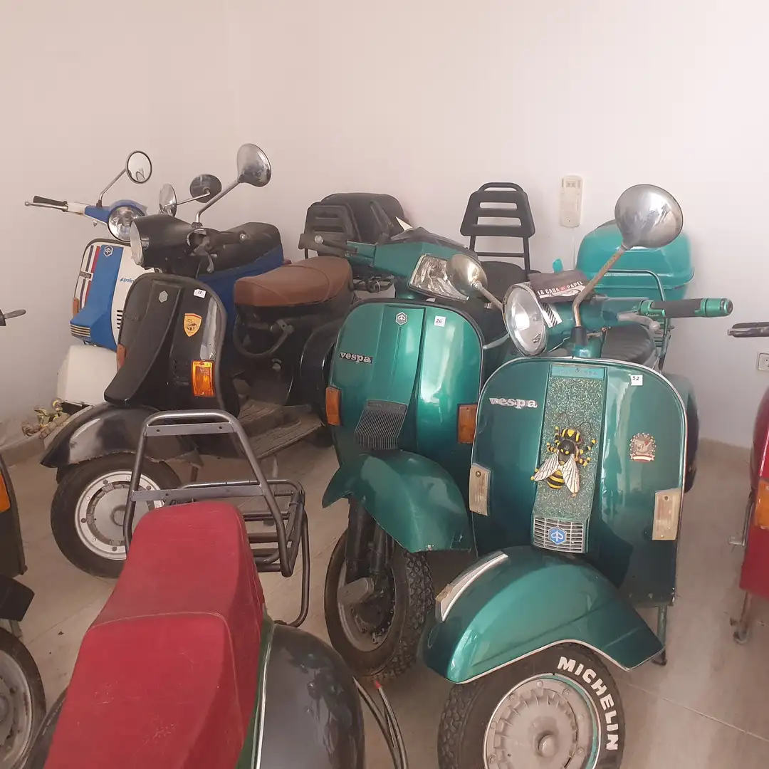 Vespa 200 Cosa Solo doy información por whatsapp al 6804488-14 Black - 1