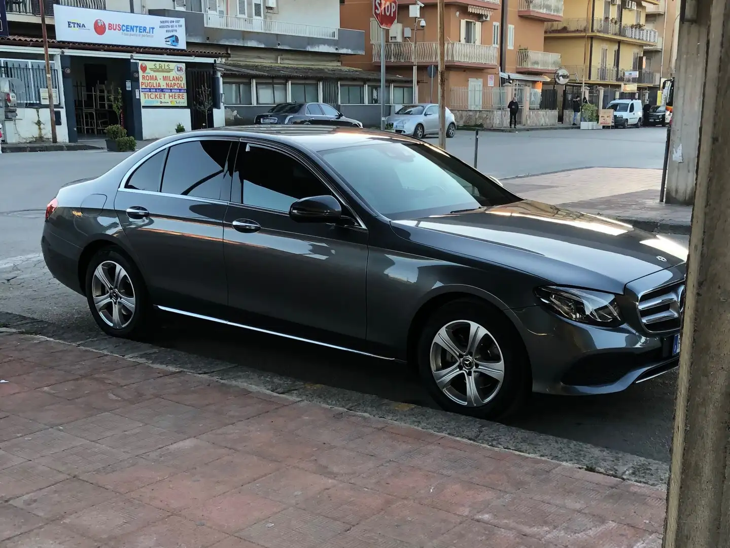 Mercedes-Benz E 200 E 200 d Premium Plus auto Grigio - 1