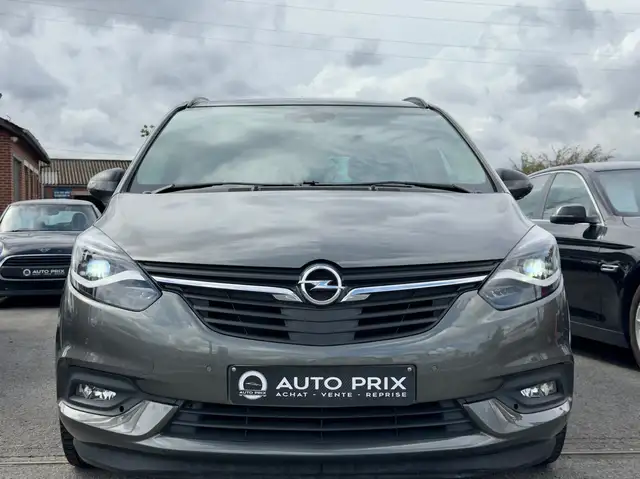 Opel Zafira view 3