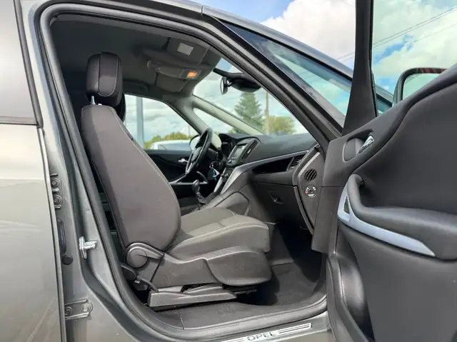 Opel Zafira view 10