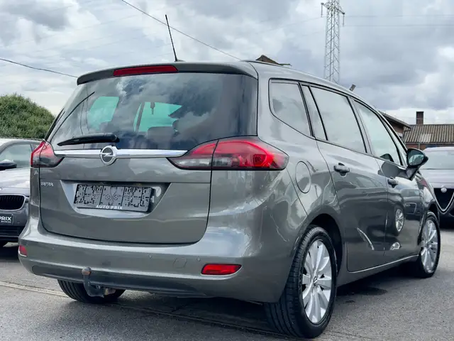 Opel Zafira view 4