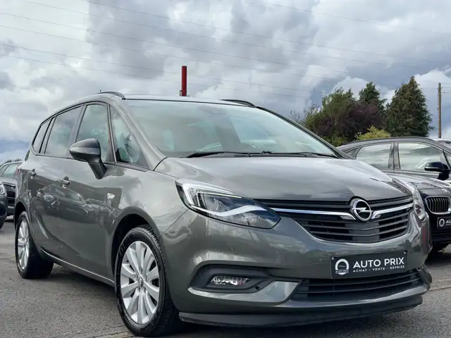 Opel Zafira view 2