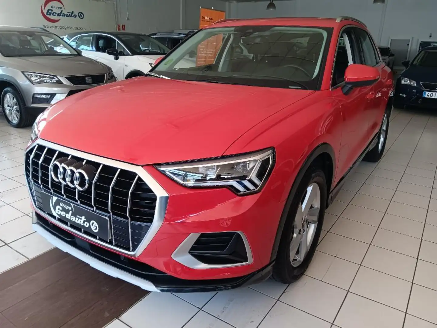 Audi Q3 2.0 35 TDI S TRONIC ADVANCED 5P Rojo - 2