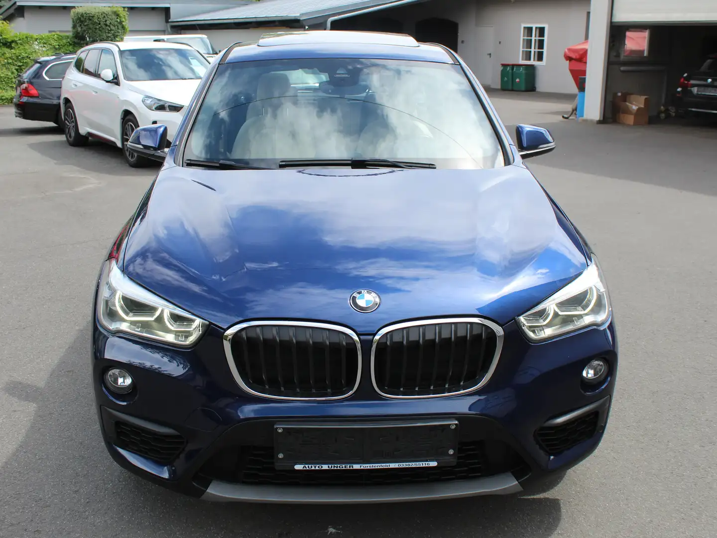 BMW X1 sDrive 18 d Aut ! Panoramadach, Vollleder,Led Uvm! Blau - 2