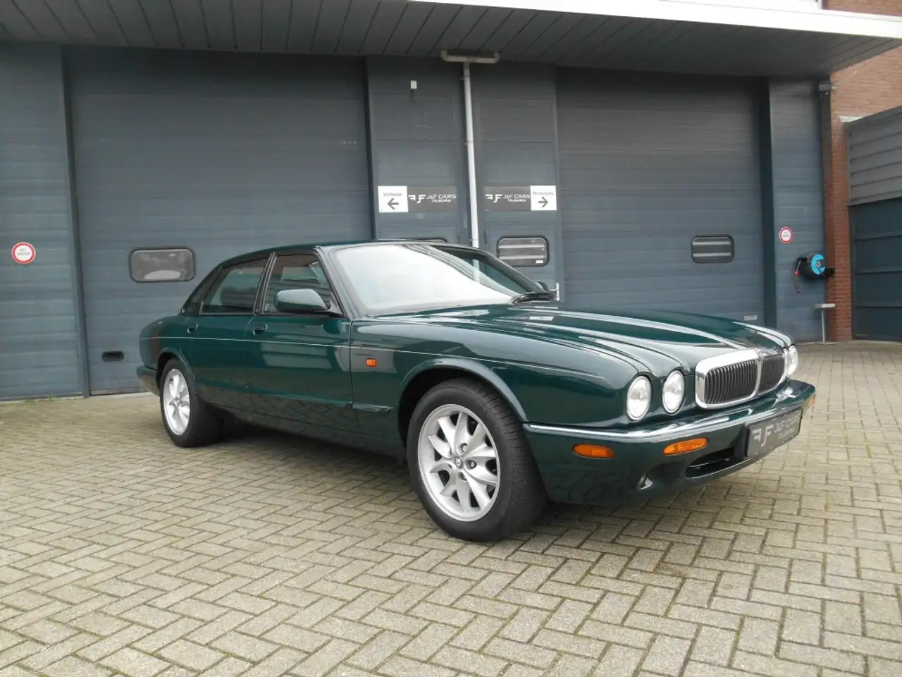 Jaguar XJ 3.2 V8 Sport, foto 3