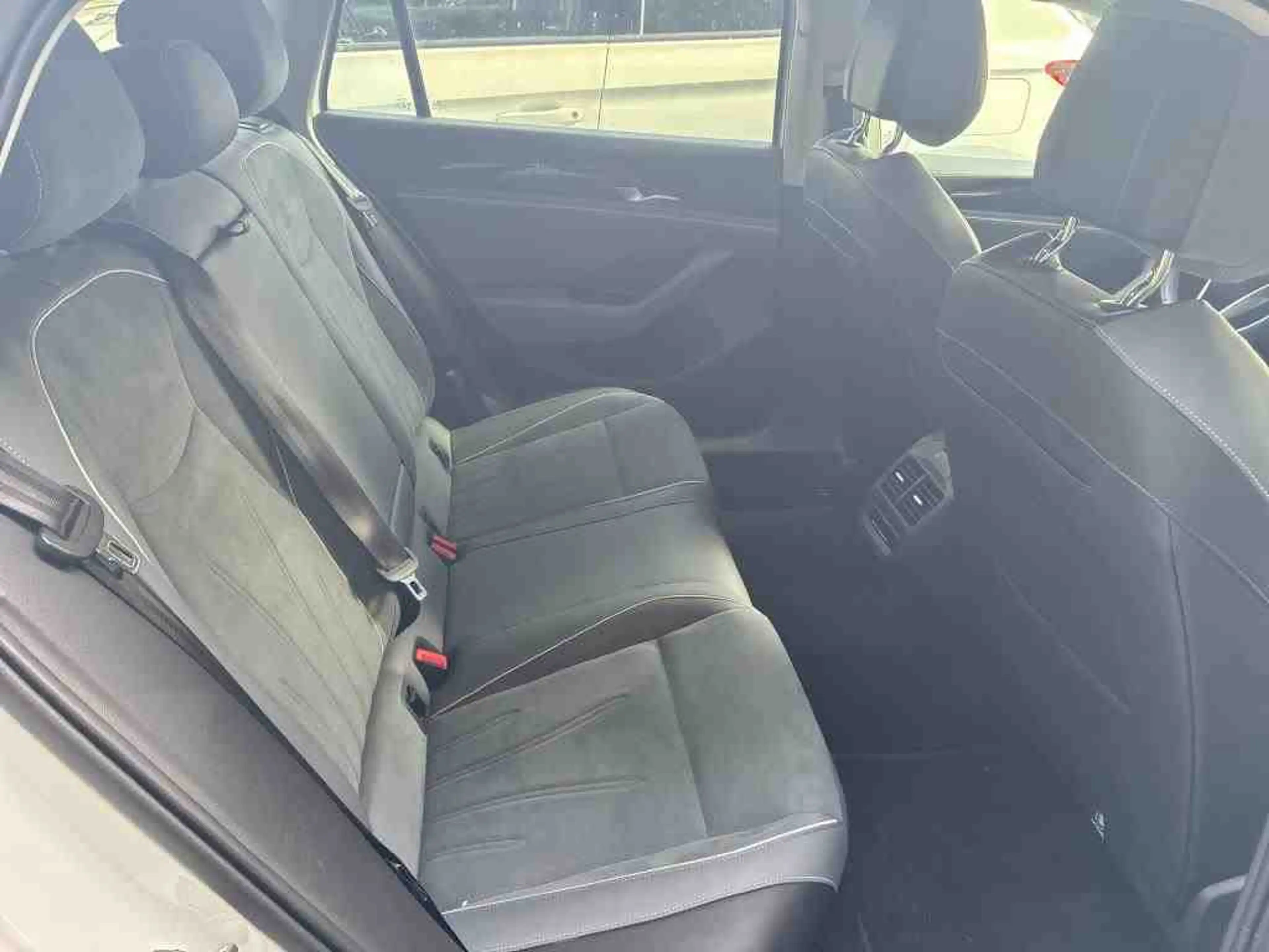 Volkswagen Passat Variant 1.5 eTSI DSG BUSINESS*LED*HUD*AHK — photo 8