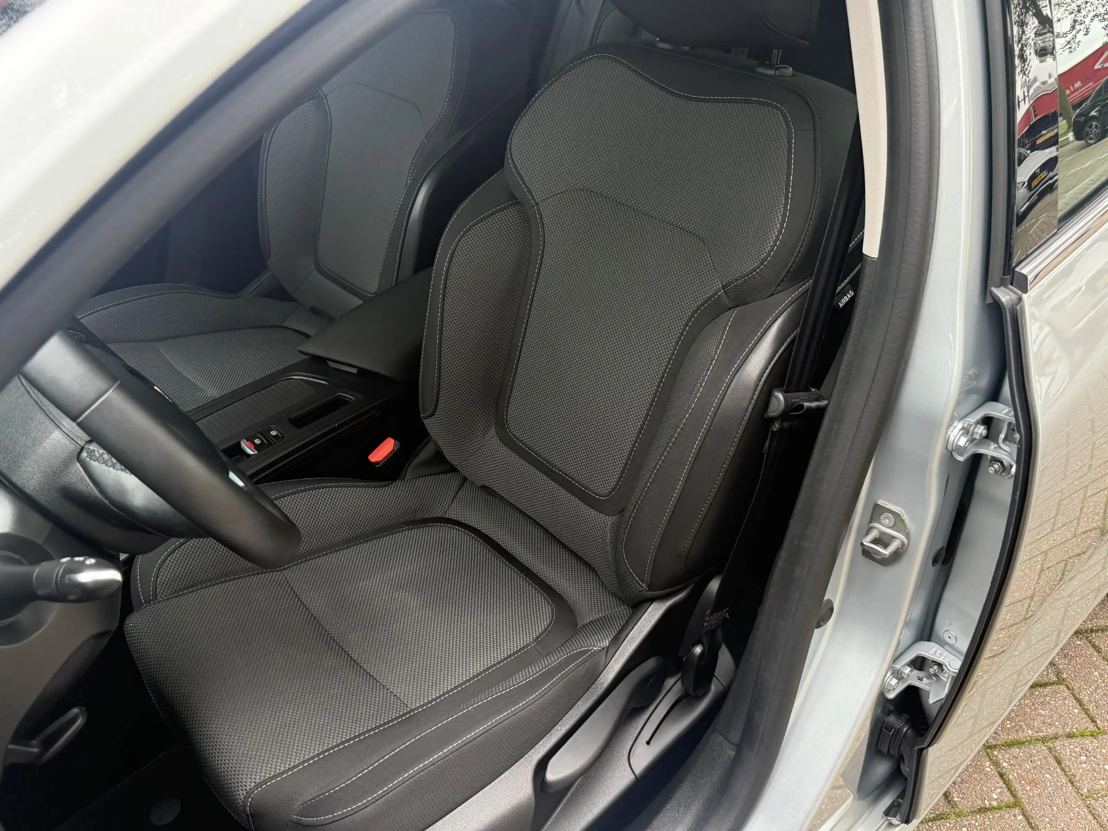 Renault Megane Estate 1.3 TCe 140 | Navigatie | ECC | PDC voor + — photo 13