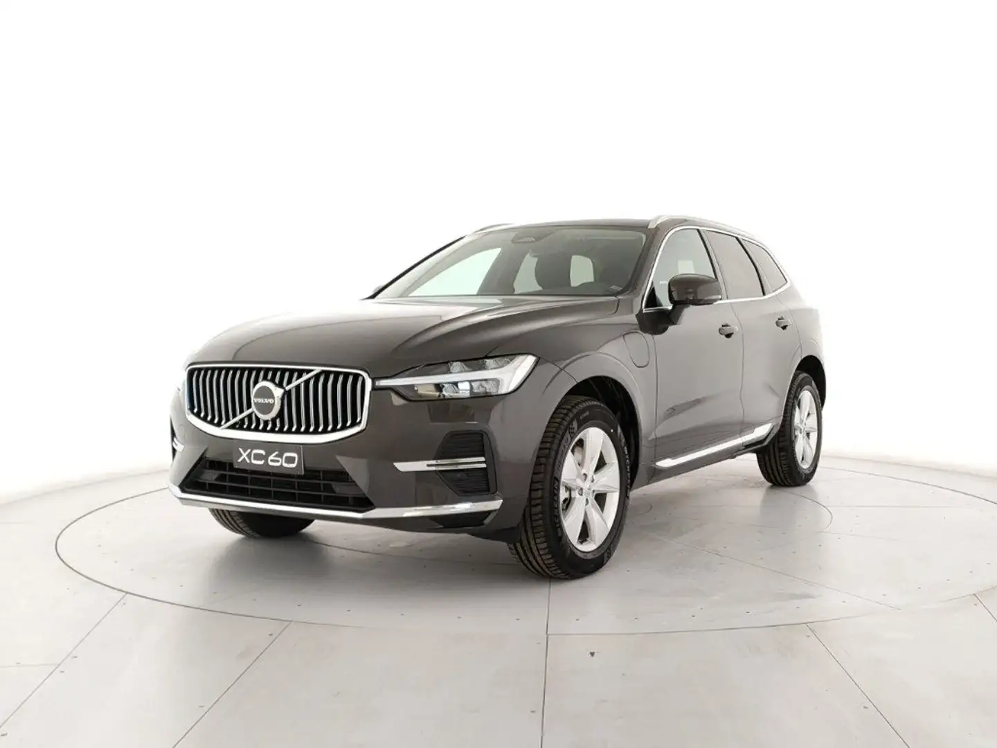 Volvo XC60 T6 Plug-in hybrid AWD automatico Core - KM0 Grigio - 2