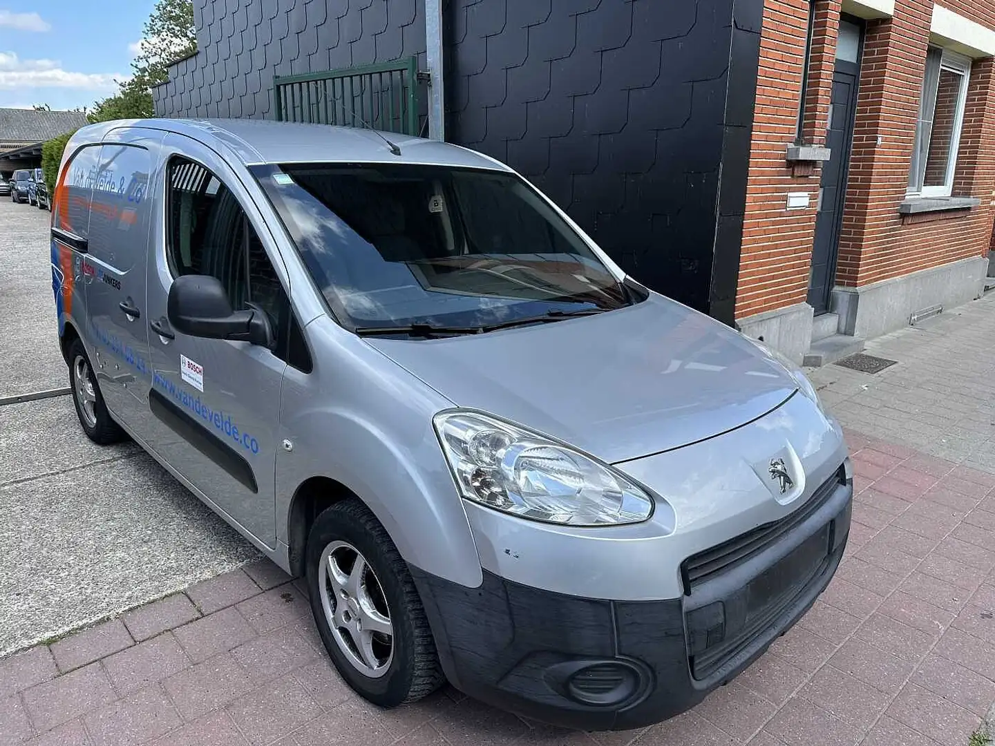 Peugeot Partner 1.6 HDI MET 215DKM AUTOMAAT Gris - 2