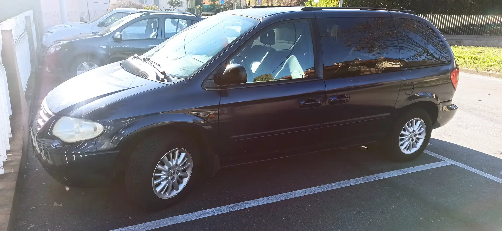 Chrysler Voyager Voyager 2.8 crd LX Синій - 1