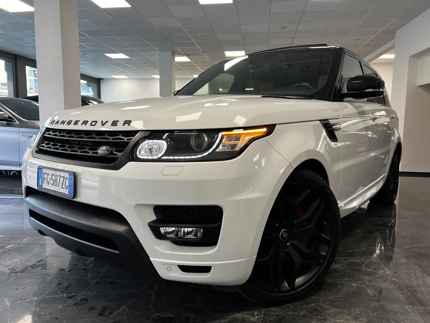 Land Rover Range Rover Sport 4.4 SDV8 HSE Dynamic TETTO / PELLE / 22" Weiß - 1