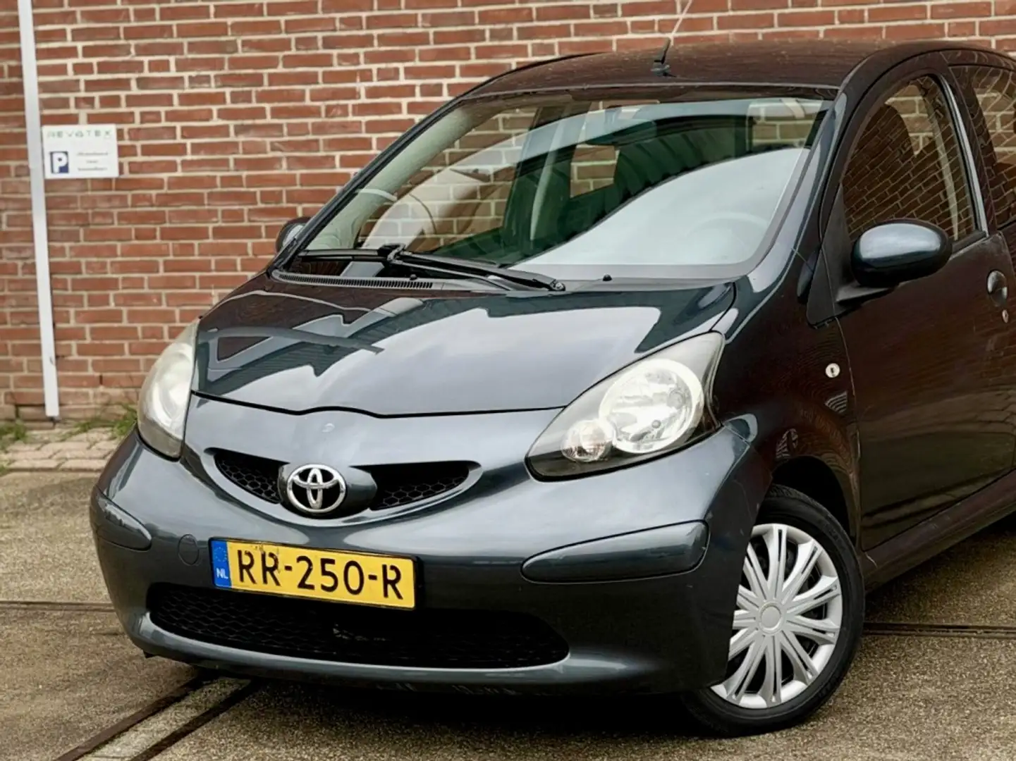 Toyota Aygo 1.0-12V |Airco |Stuurbkr |Nieuwe APK Grigio - 2
