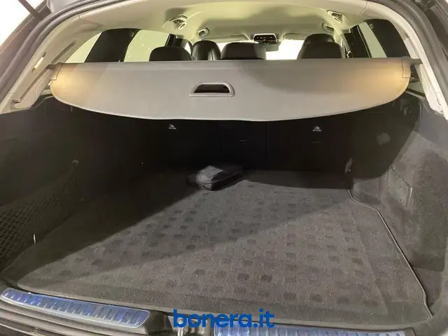Mercedes-Benz C-Class view 9