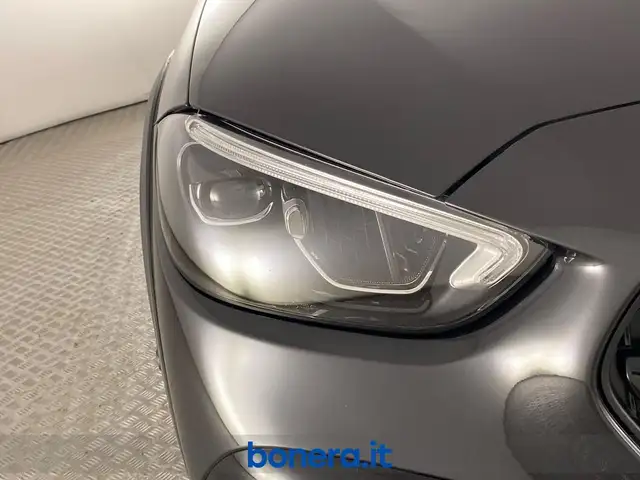Mercedes-Benz C-Class view 8