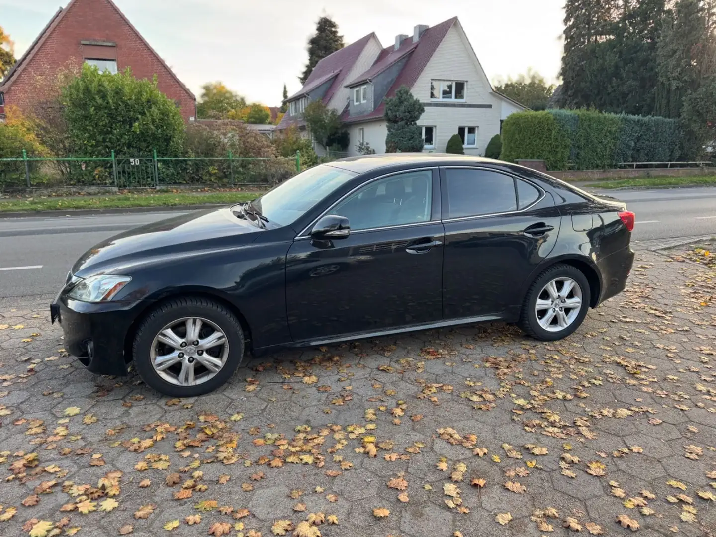 Lexus IS 200 d Limo Euro5 *Guter Zustand+8xAlu* Schwarz - 1