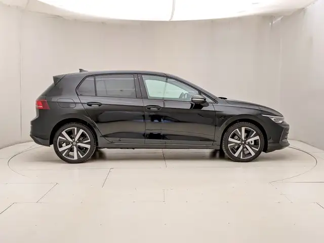 Volkswagen Golf view 3