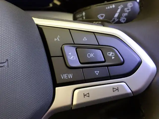 Volkswagen Golf view 11