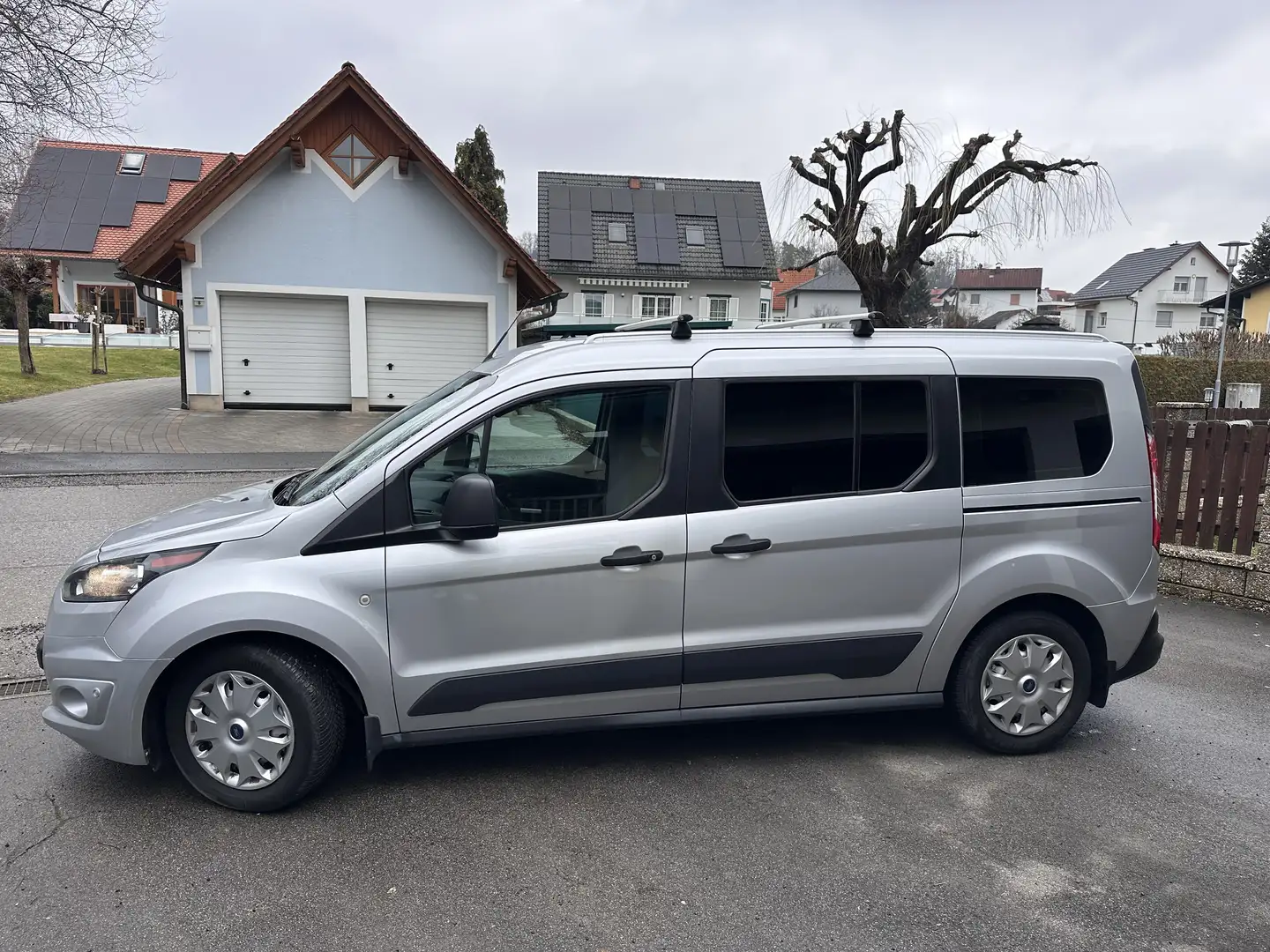Ford Grand Tourneo 1.5 Tdci - 2
