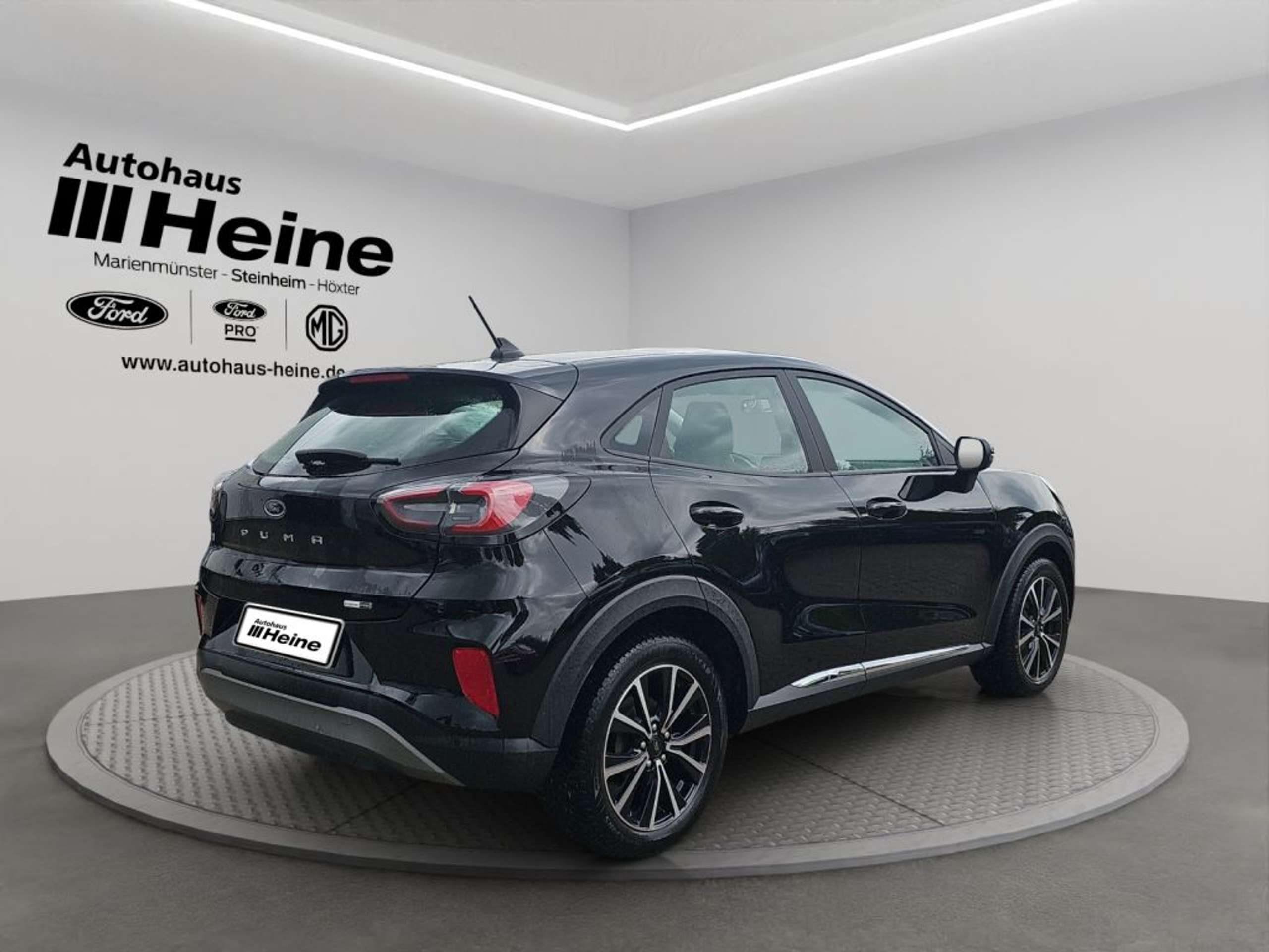 Fahrzeugabbildung Ford Puma TITANIUM 1.0 Ltr. 125 PS MHEV *AHK*PDC* - mit KI generiert/bearbeitet