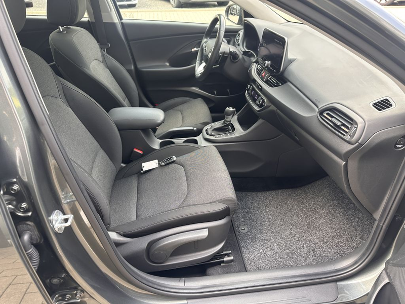 Hyundai i30 1.5 T-GDI 48V-Hybrid EDITION 30+ — photo 9