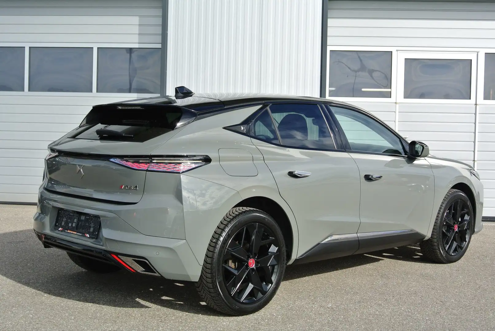 DS Automobiles DS 4 HDI130 Eat8 Aut. ** Performance Line ** Matrix-LED Grau - 2