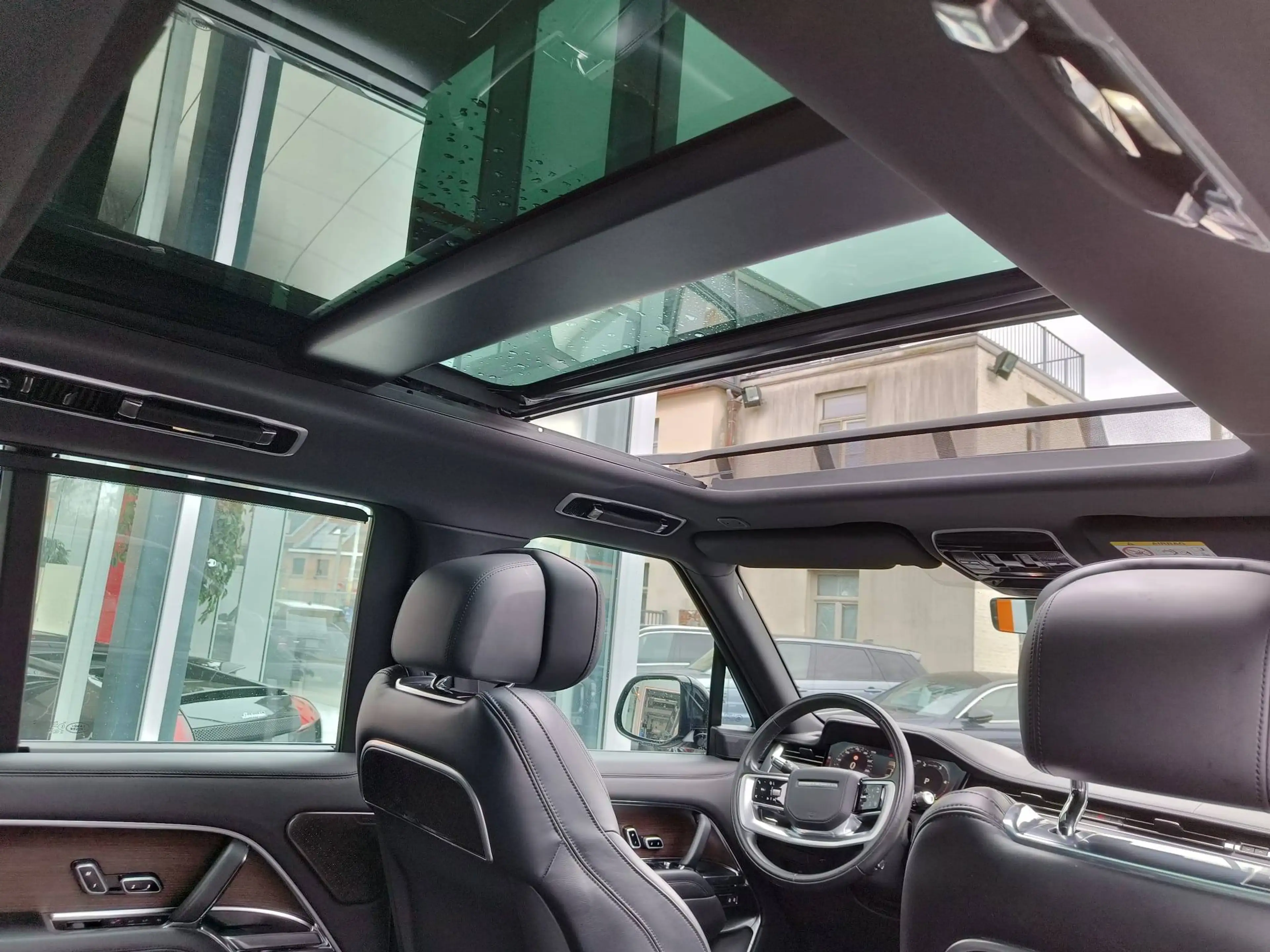 Land Rover Range Rover D350 Autobiography Panorama/AHK/SV leather — photo 11
