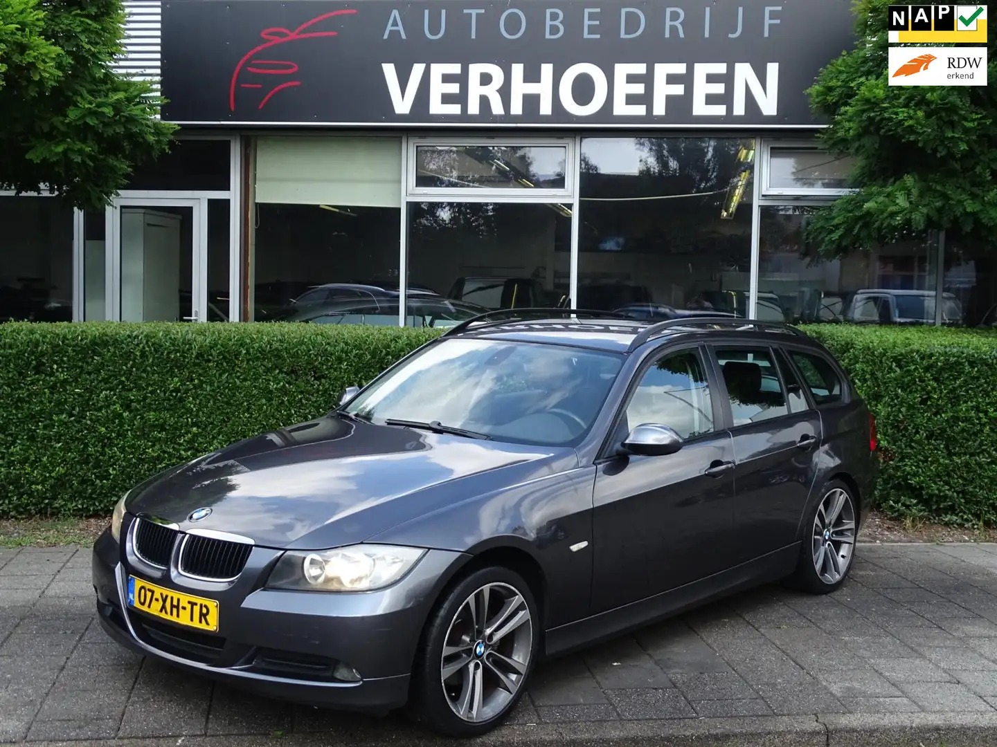 BMW 318 3-serie Touring 318i High Executive - TREKHAAK - C Grijs - 1