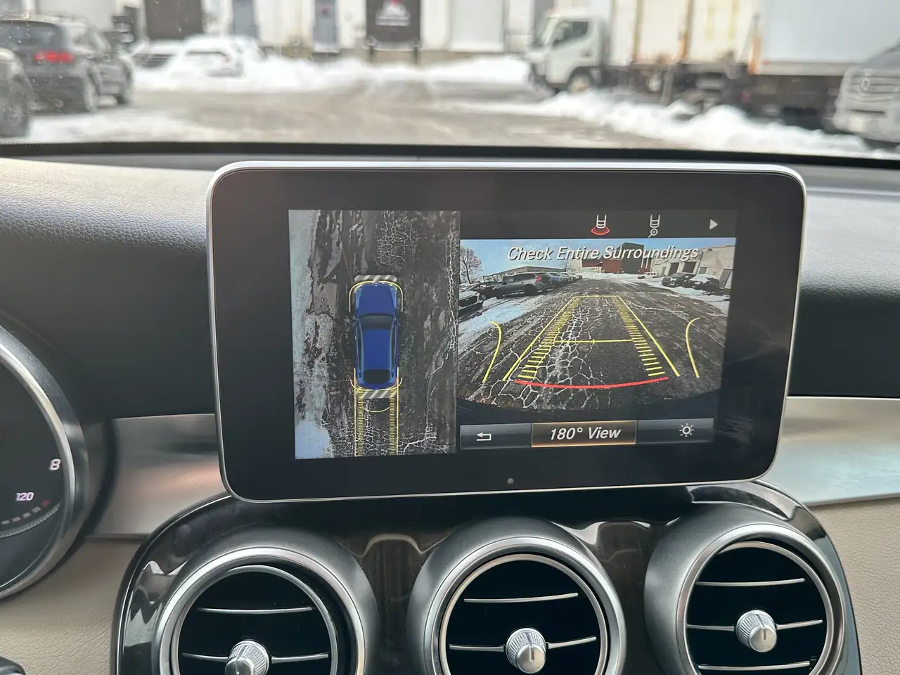 Mercedes-Benz GLC снимка Mercedes-Benz GLC