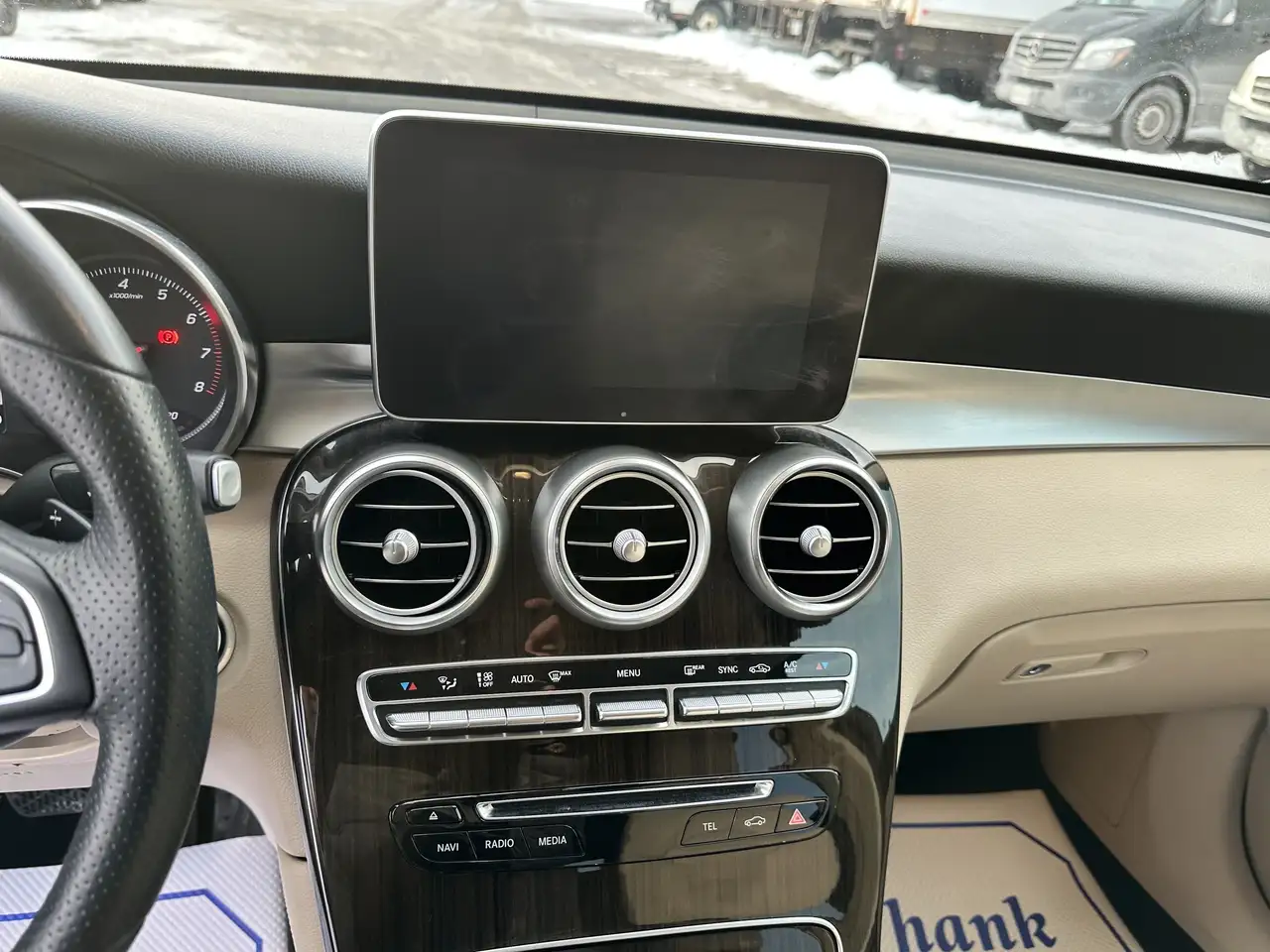 Mercedes-Benz GLC снимка Mercedes-Benz GLC