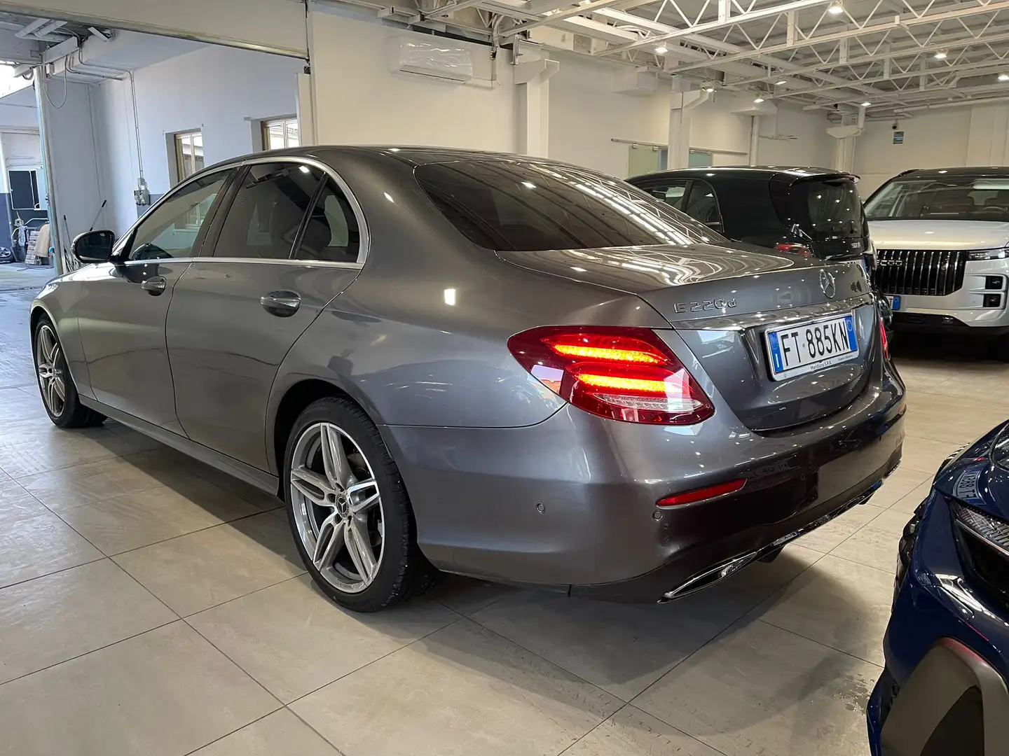 Mercedes-Benz E 220 Classe E - W213 Berlina d Premium Plus 4matic auto Grau - 2