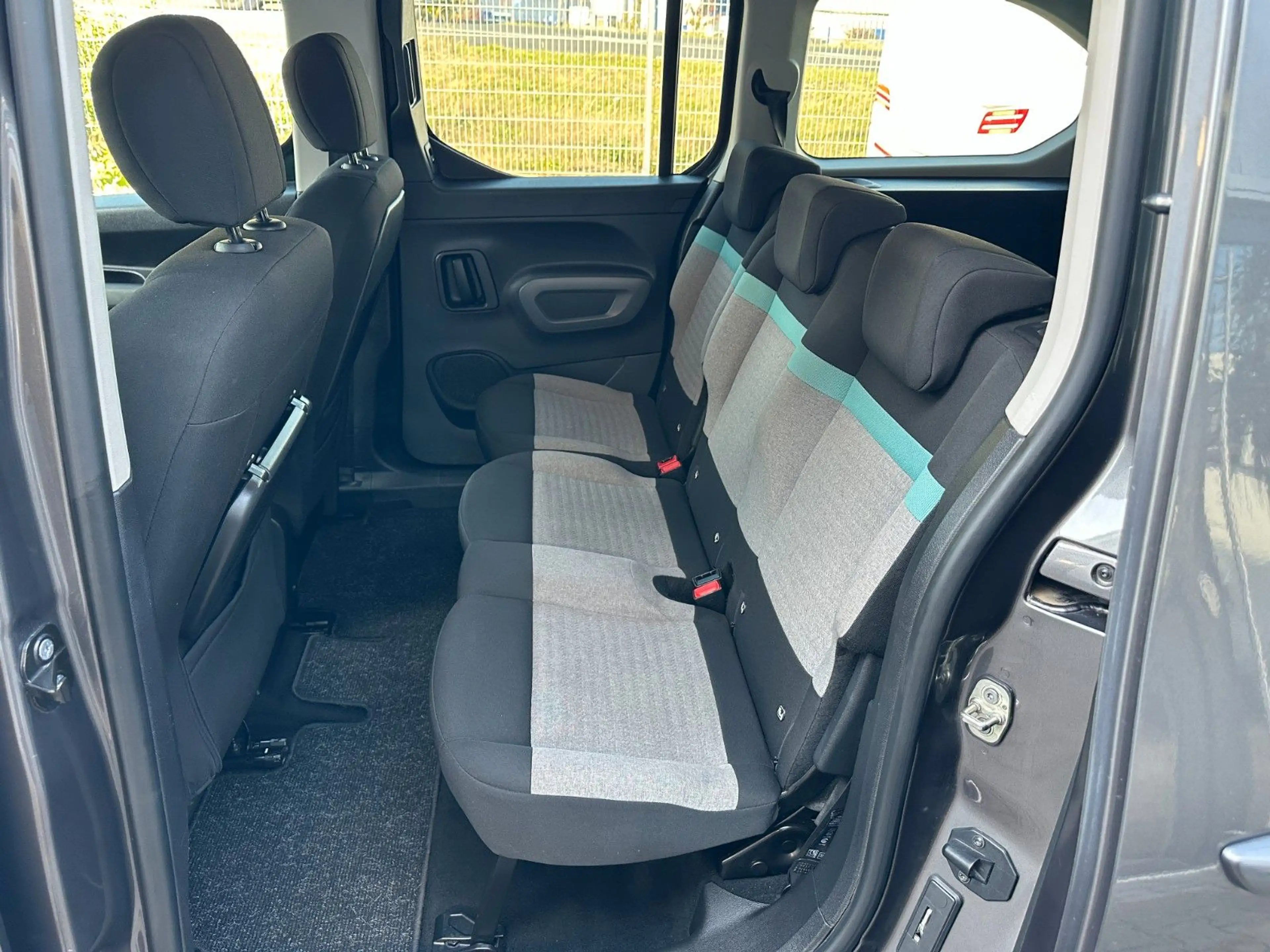 Citroen Berlingo Feel XL 1,5 BlueHDi 130 FAP AHK*7-Sitze — photo 13