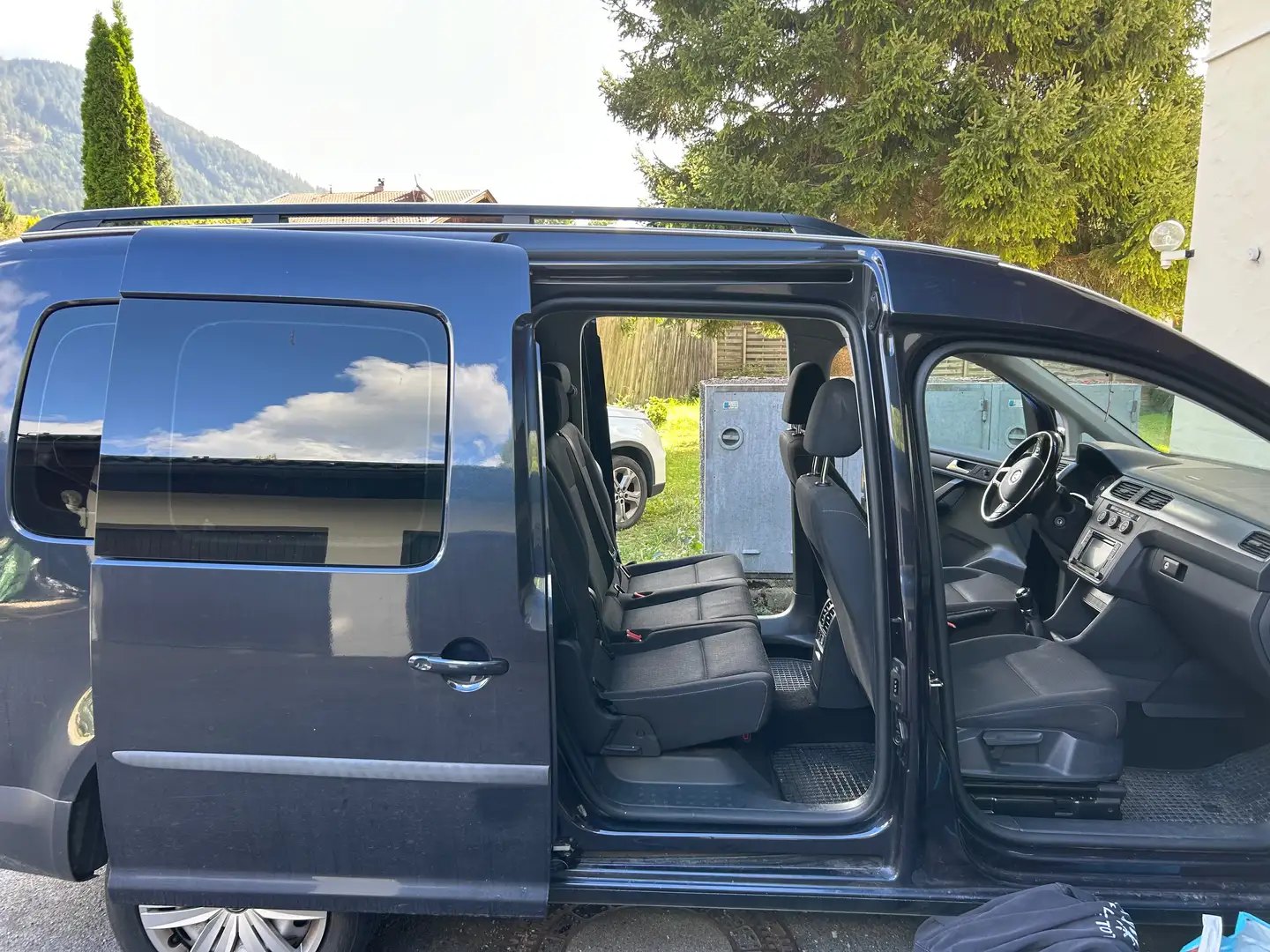 Volkswagen Caddy Caddy Life Family 1,9 TDI D-PF 4MOTION Family Blau - 1