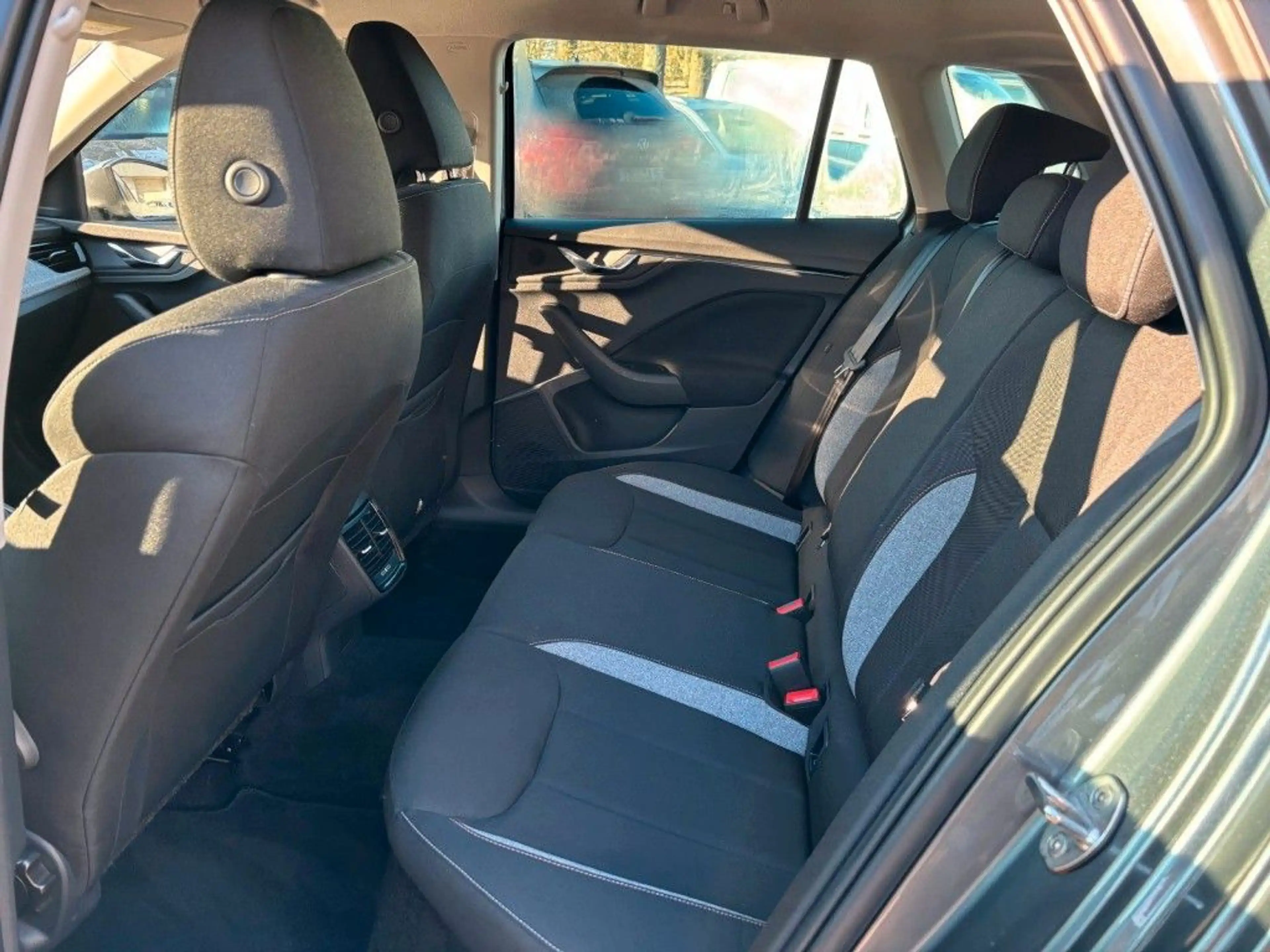 Skoda Kamiq 1.0TSI DSG Selection*PDC*App Connect*AHK — photo 11
