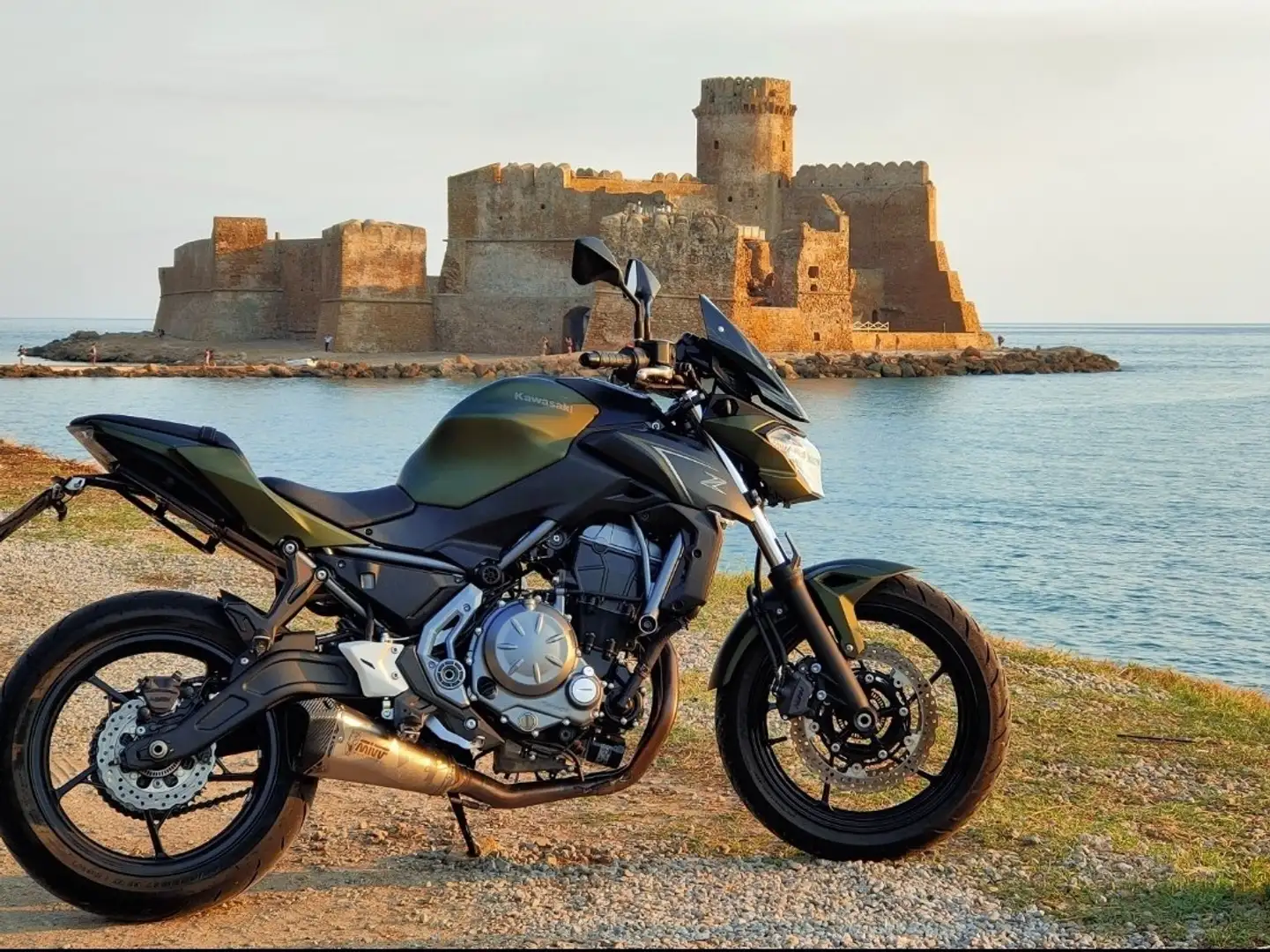 Kawasaki Z 650 Verde - 1
