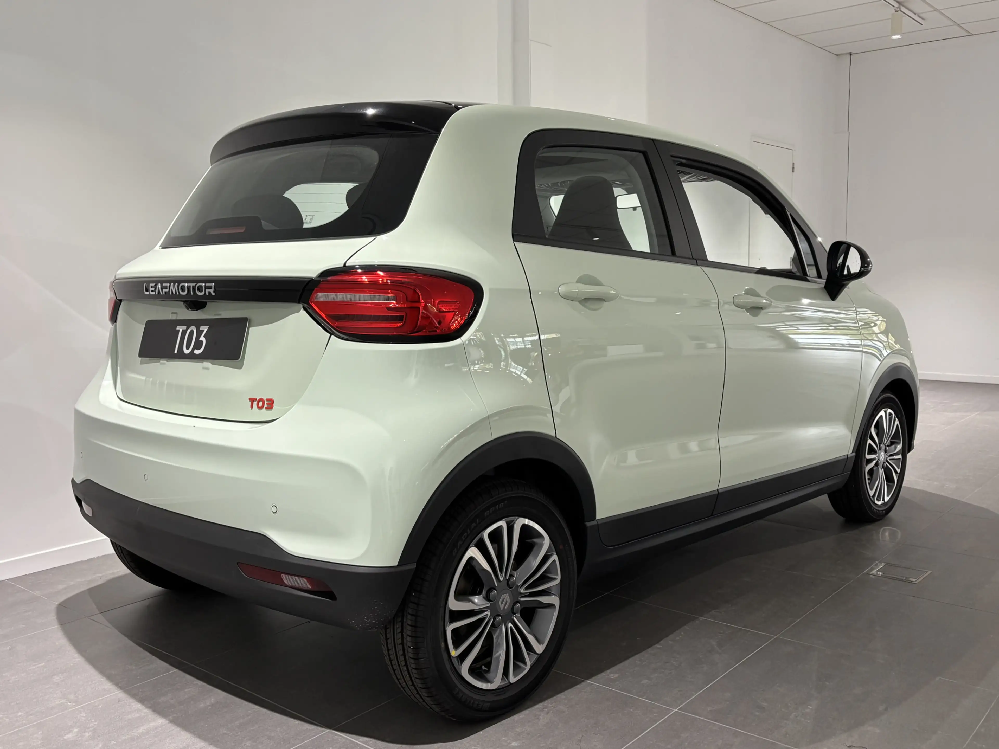 Leapmotor T03 Design 37.3 kWh — photo 11