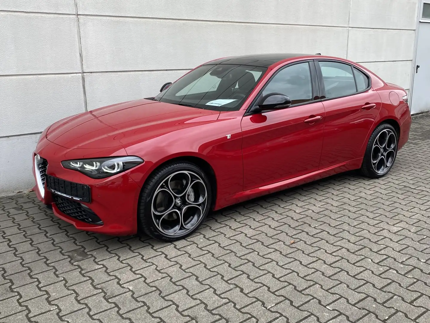 Alfa Romeo Giulia 2.2 D Q4 AT8  Ti Pano ACC TotwAss Alu19 LED Leder Rot - 2