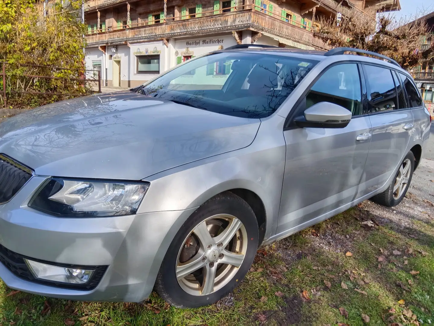 Skoda Octavia Octavia Combi 1,6 Ambition TDI 4x4 Silber - 1