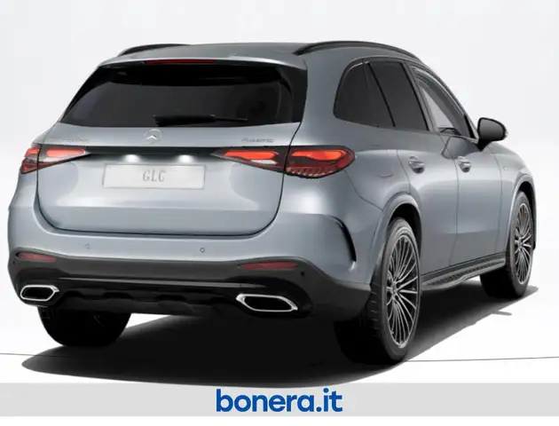Mercedes-Benz GLC view 3