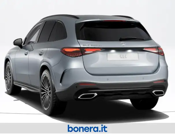 Mercedes-Benz GLC view 4