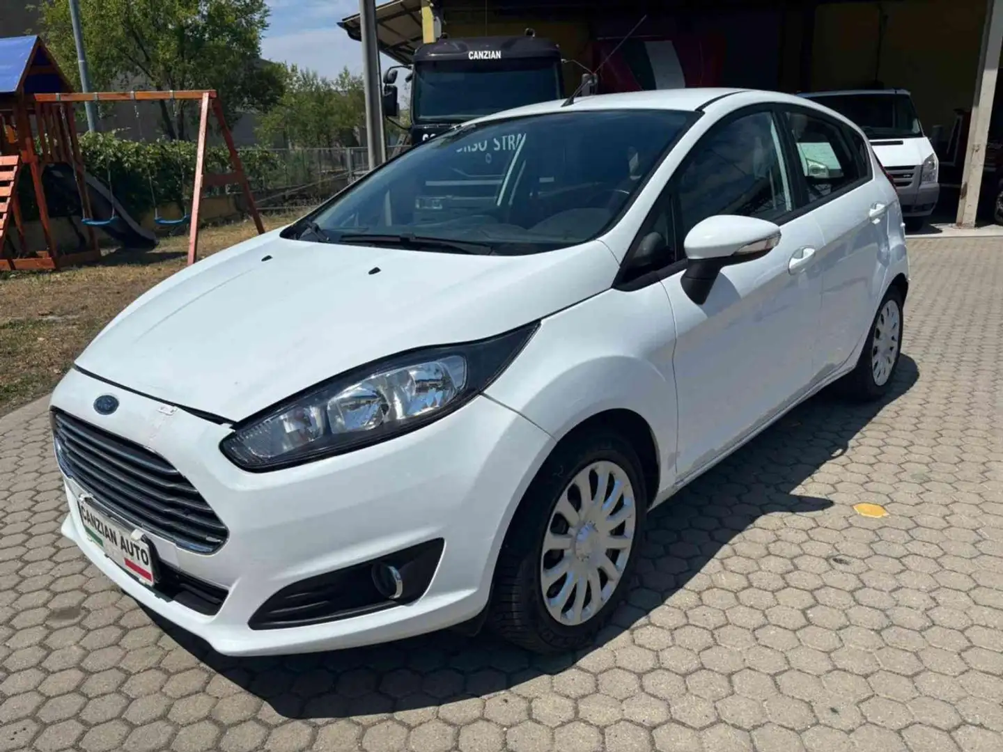 Ford Fiesta 1.5 TDCi 75CV 5 porte Titanium Blanc - 2