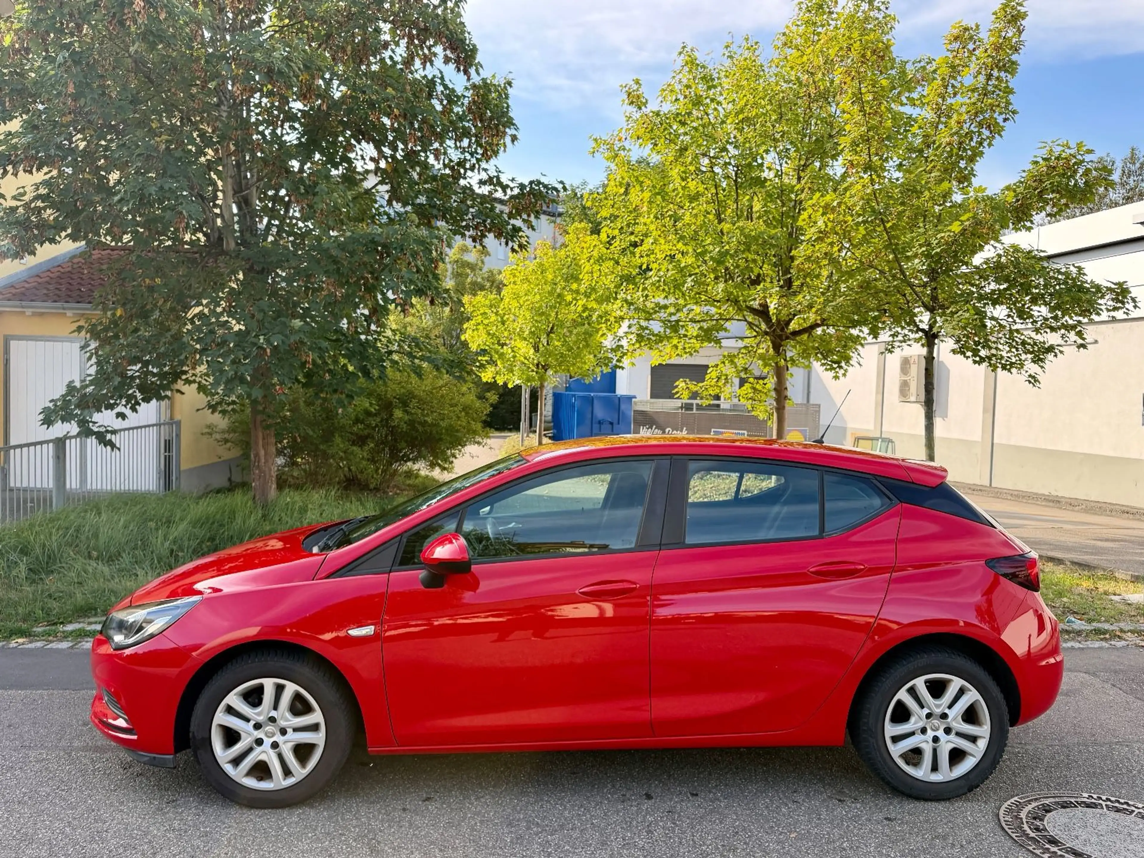Opel Astra K Lim. Edition TÜV NEU/LED/TEMPOM./LED/DAB — photo 3