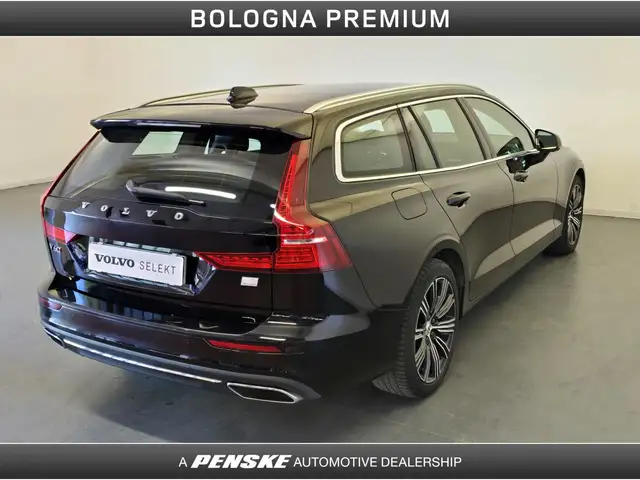 Volvo V60 view 2