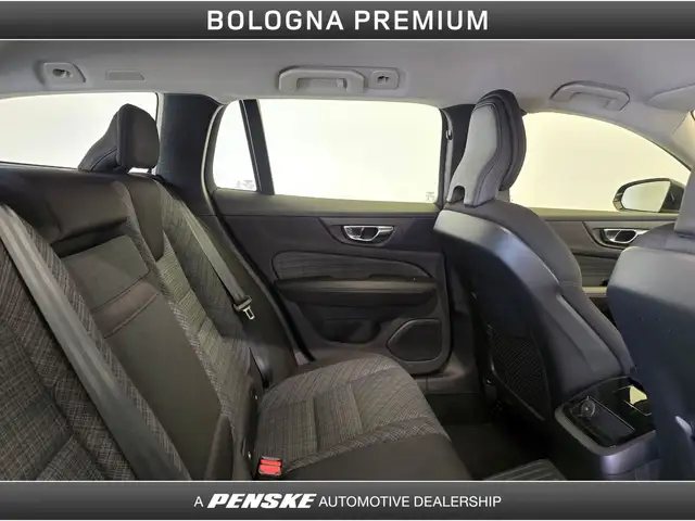 Volvo V60 view 5