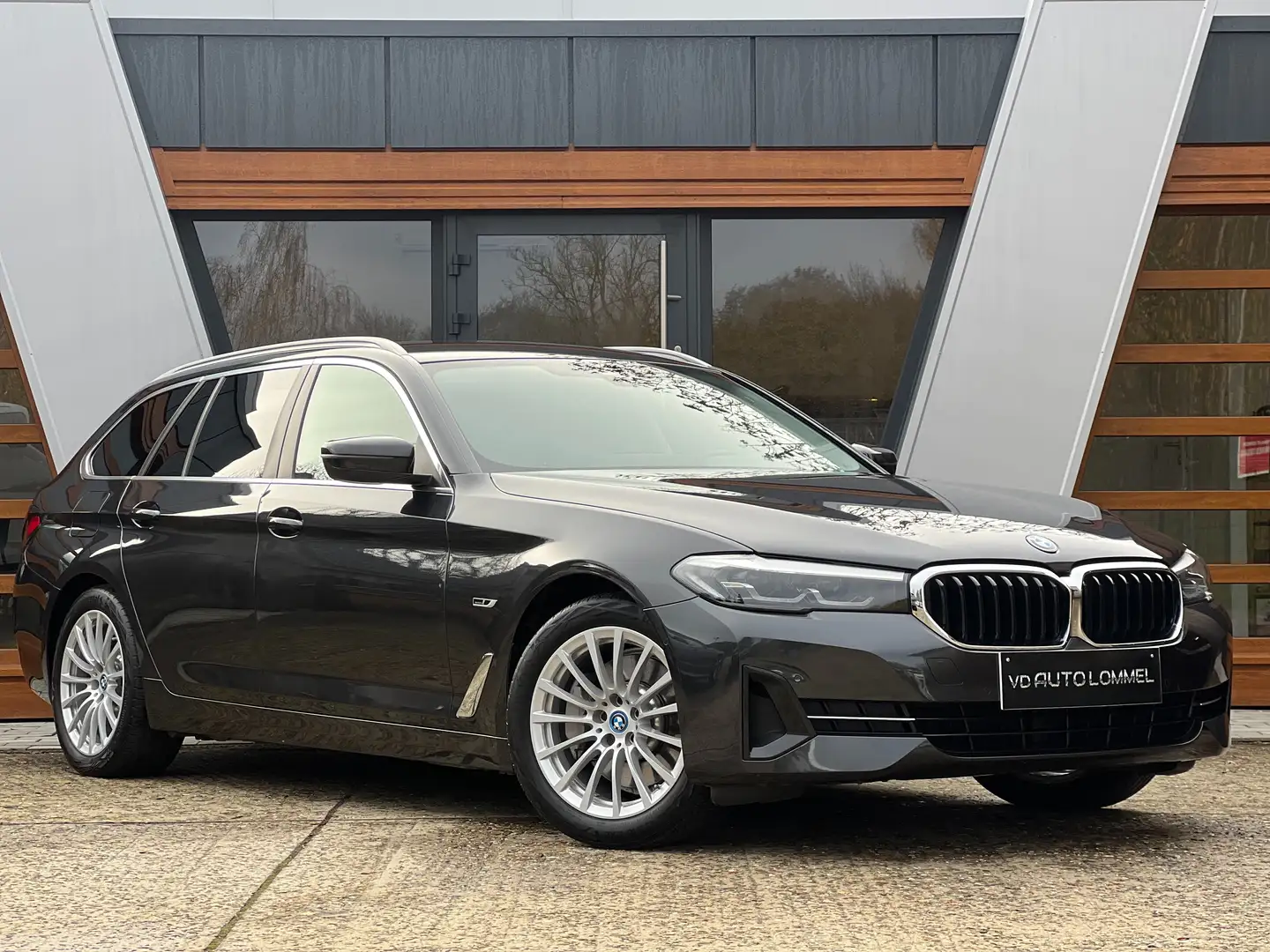 BMW 530 e Hybride / LED/ LEDER/ CAMERA/ 46000KM/ GARANTIE Grijs - 1