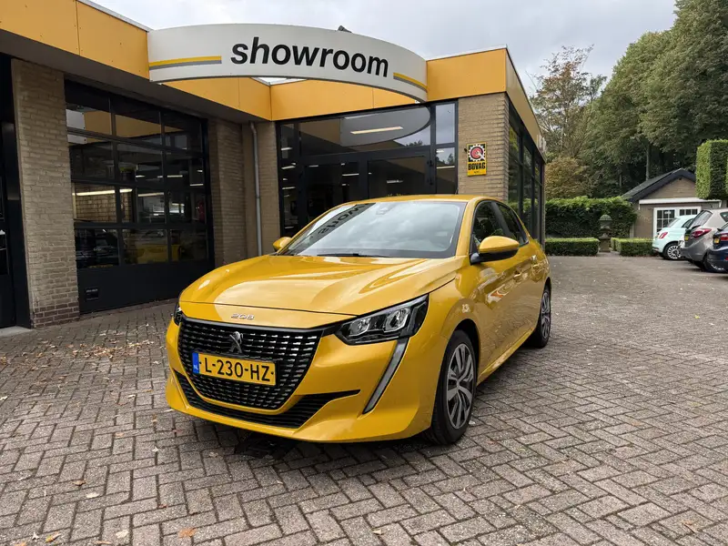 PEUGEOT 208