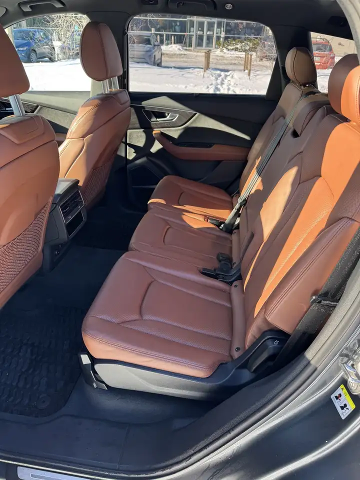 Audi Q7 снимка Audi Q7