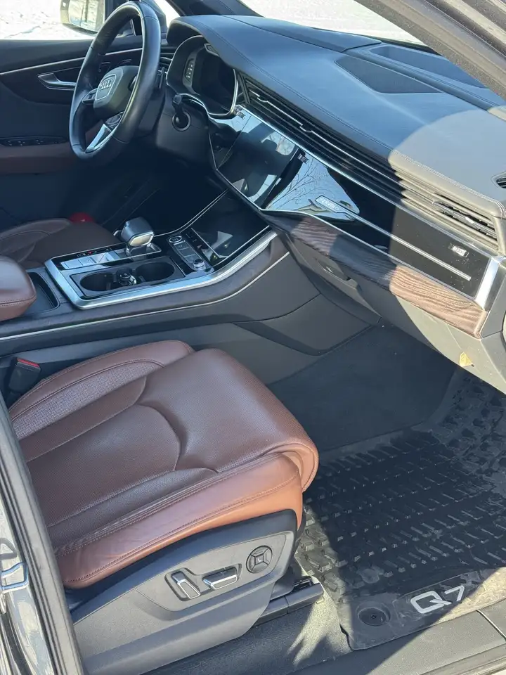 Audi Q7 снимка Audi Q7