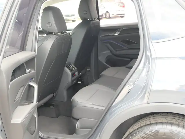 Volkswagen Tiguan view 15