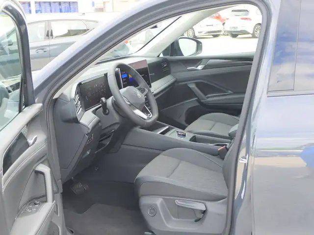 Volkswagen Tiguan view 6